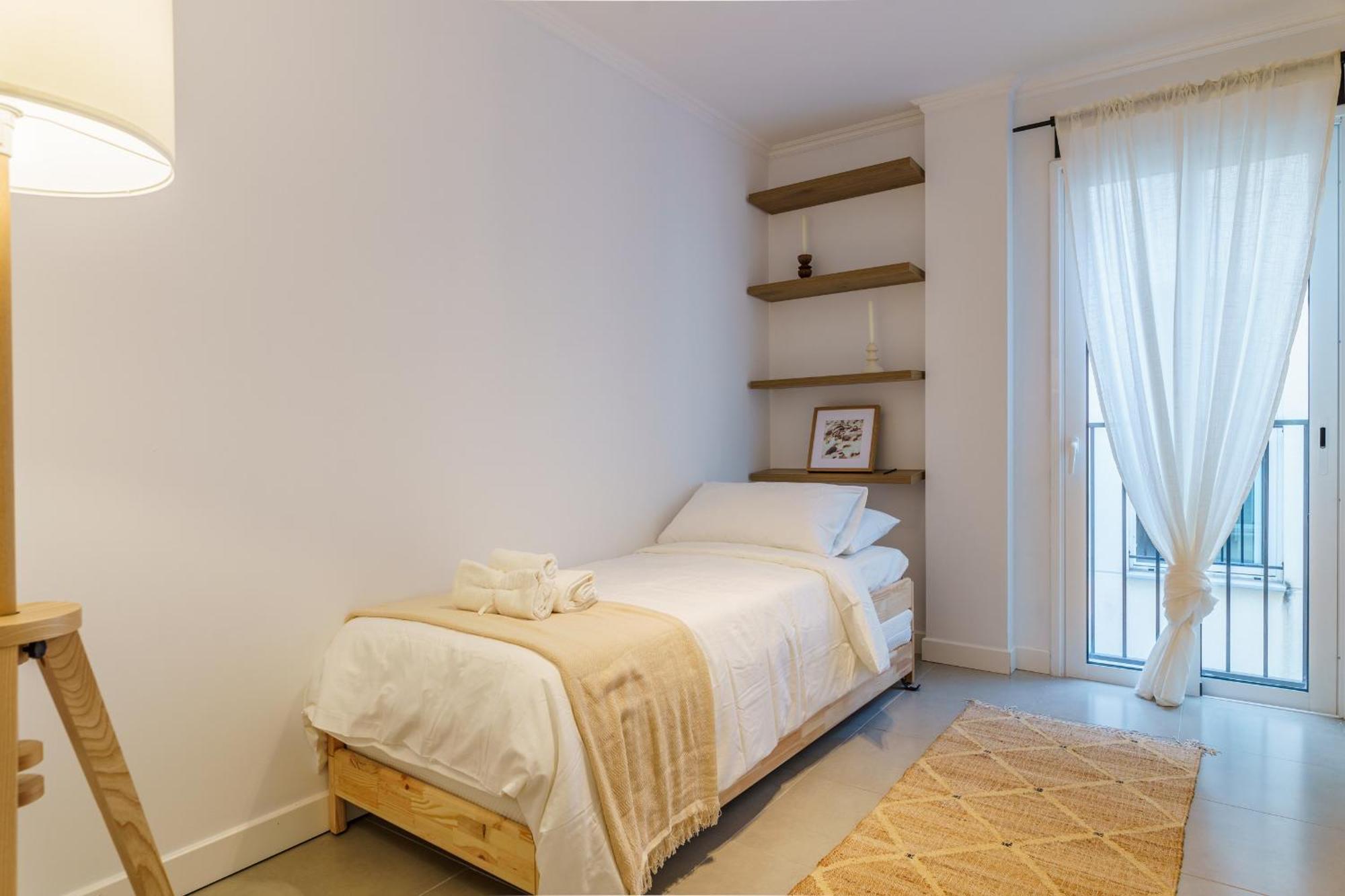 Victoria Dreamhouse - 2br Seaviews Terrace Apartment *