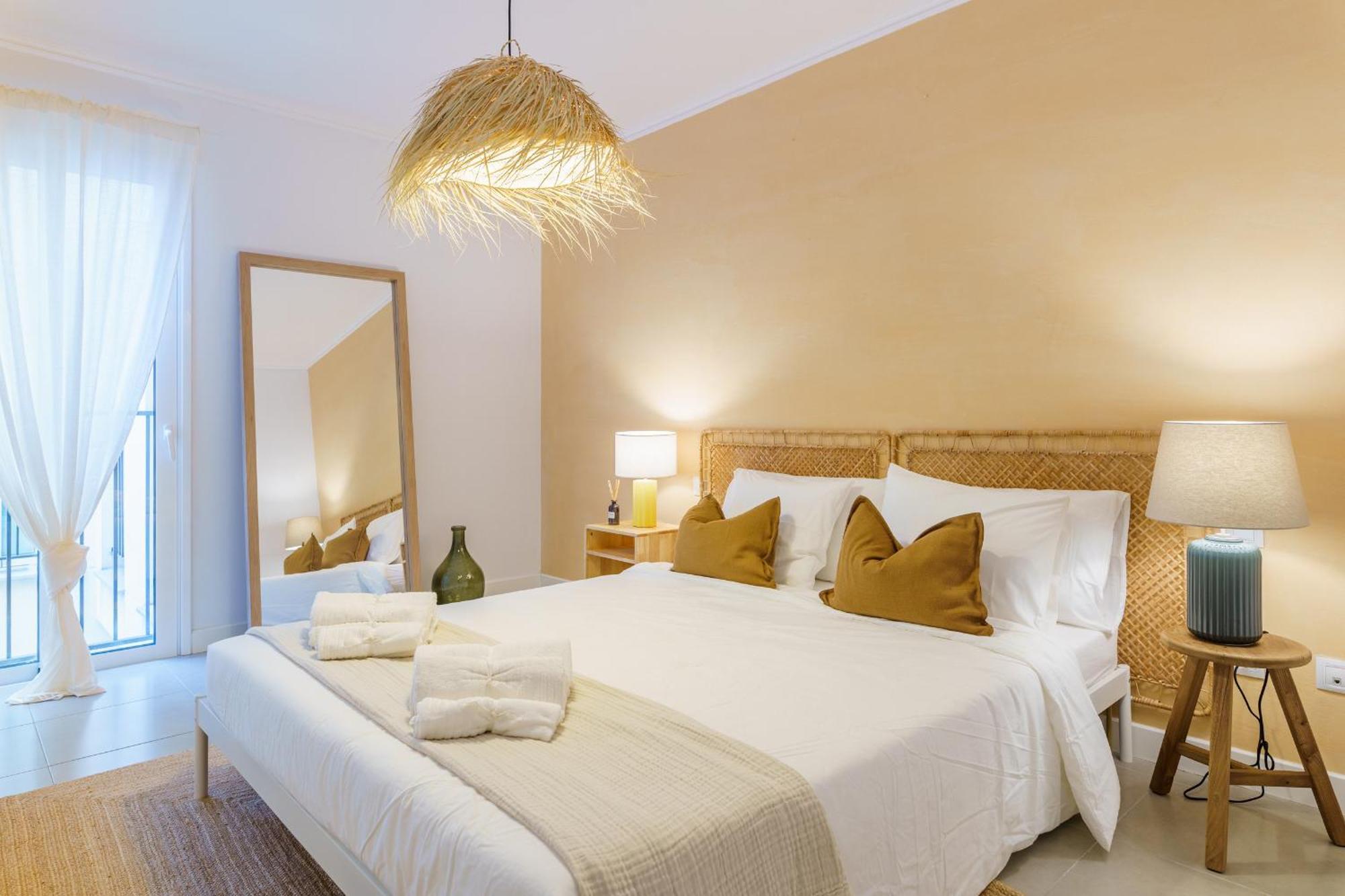 Victoria Dreamhouse - 2br Seaviews Terrace Apartment