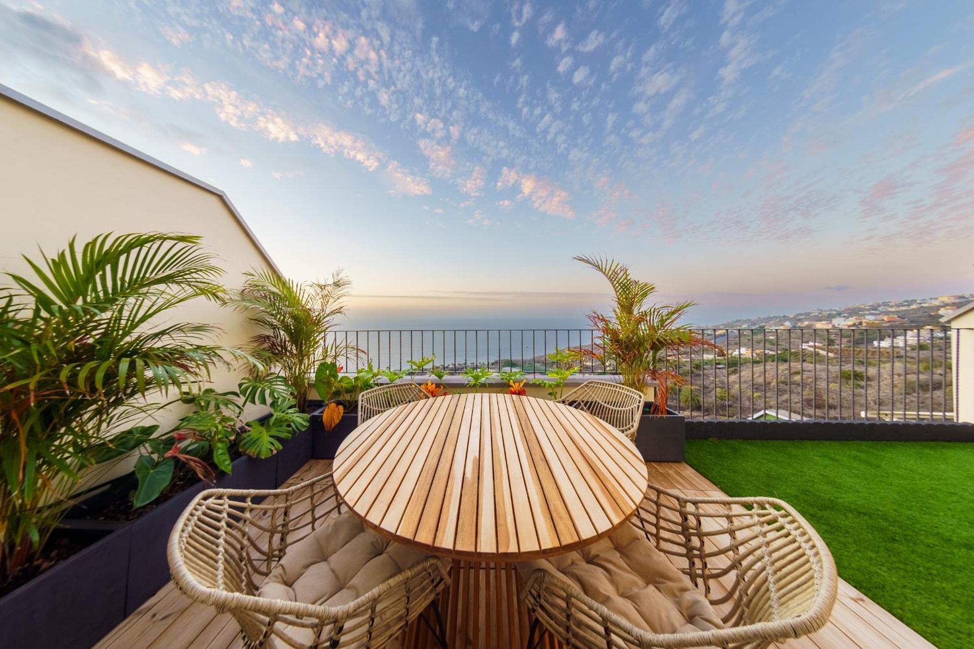 Apartment Victoria Dreamhouse - 2br Seaviews Terrace
